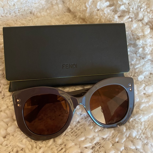 Fendi sunglasses - Picture 4 of 13